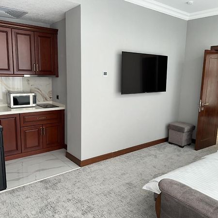 Mir Luxe Plaza Hotel Tasken Kültér fotó