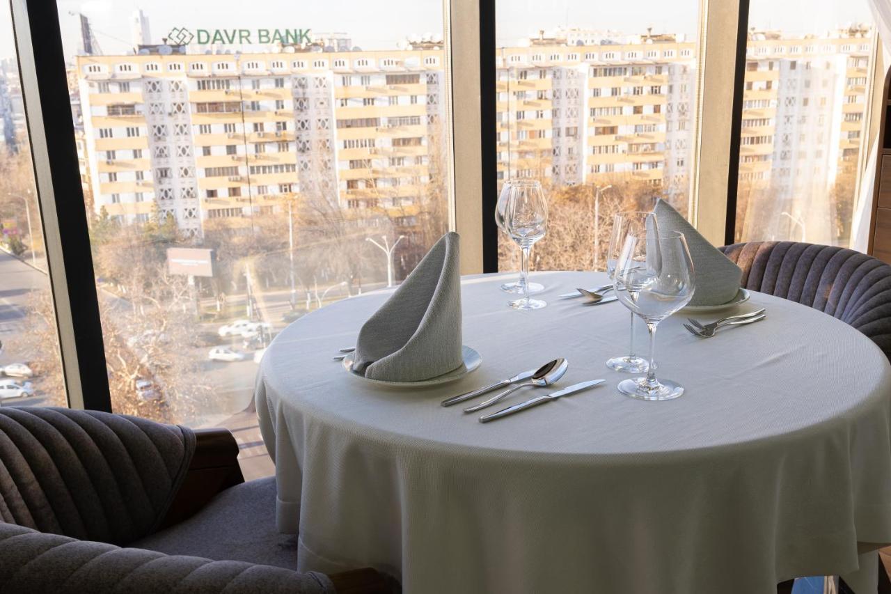 Mir Luxe Plaza Hotel Tasken Kültér fotó