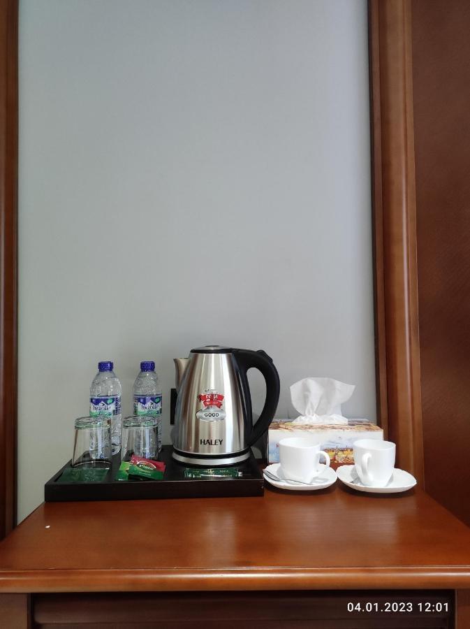 Mir Luxe Plaza Hotel Tasken Kültér fotó