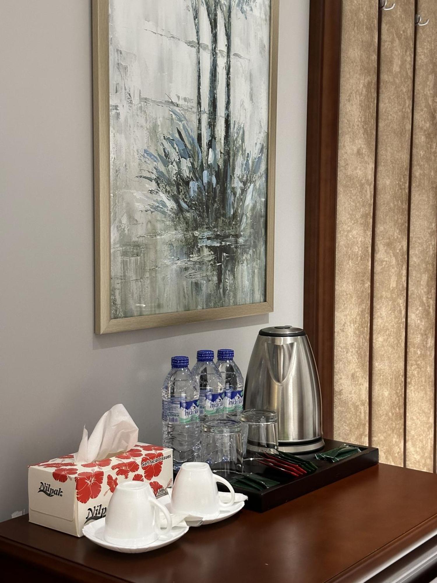 Mir Luxe Plaza Hotel Tasken Kültér fotó