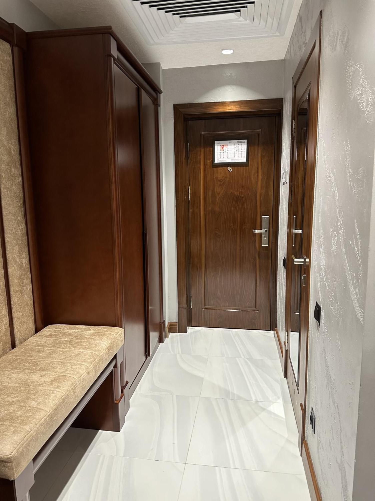 Mir Luxe Plaza Hotel Tasken Kültér fotó