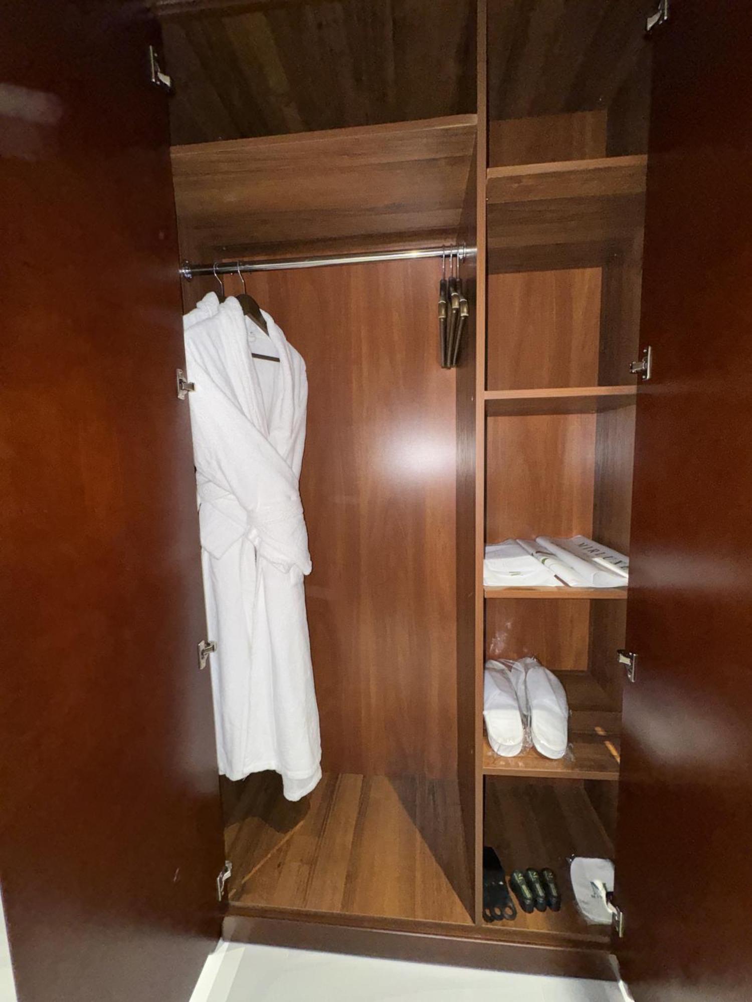 Mir Luxe Plaza Hotel Tasken Kültér fotó